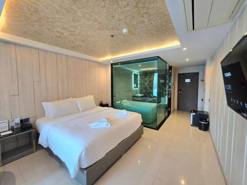 618757506 The TJ Hotel Jomtien