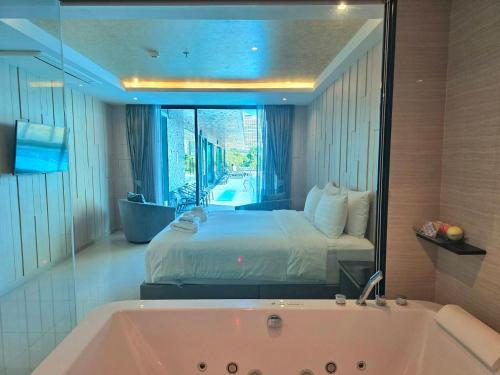 618757618 The TJ Hotel Jomtien