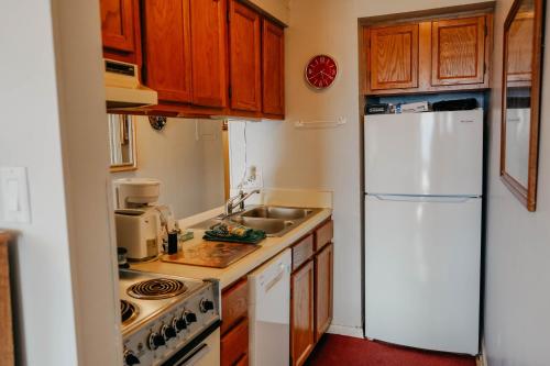 Smoky Mountains 2BR Stunning Condo in Gatlinburg, USA