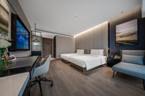 Atour Hotel Chengdu Tianfu Erjiang Temple Metro Station