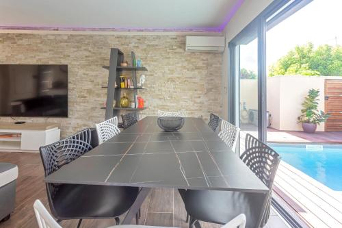 Villa Jasmin Standing Piscine Chauffee 4 Ch 9 Pers in Baie-Mahault