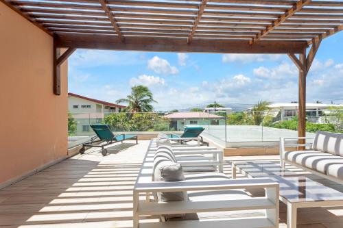 Villa Jasmin Standing Piscine Chauffee 4 Ch 9 Pers in Baie-Mahault