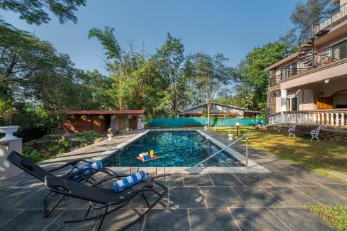 Swimming pool, SaffronStays Ryewood Park Estate in Khandala