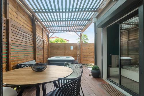 Villa Pheron - De standing - Jacuzzi 5 Personnes in Baie-Mahault
