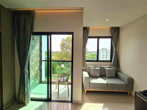 618765021 The TJ Hotel Jomtien