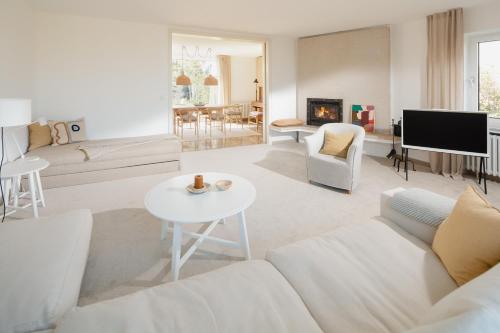 One-Bedroom Apartment image 10