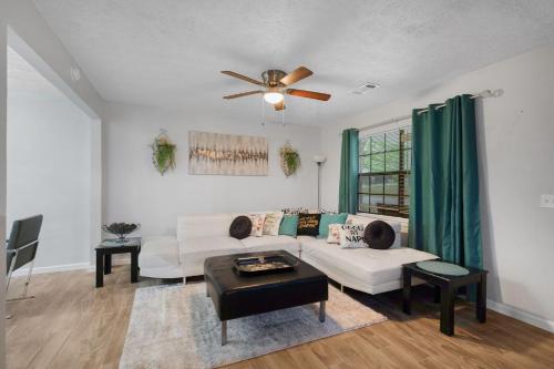 Family-Friendly 3BR Oasis in Powder Springs home in Powder Springs, USA