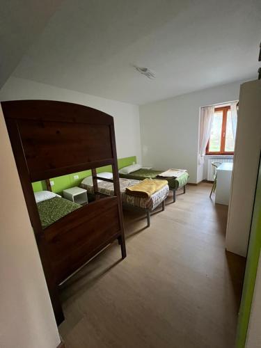 2 twin beds, 1 bunk bed