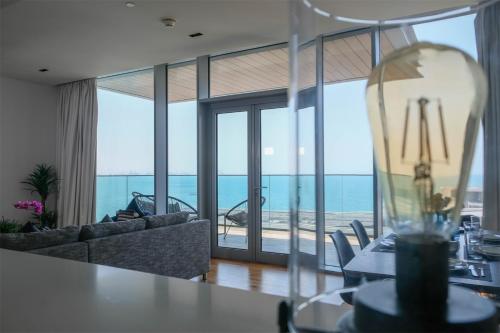 Mira Holiday Homes - Luxury 1 bedroom with sea view, Дубай (фото 5)