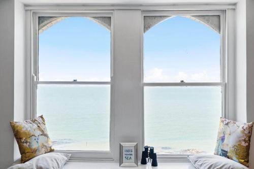 Stylish Flat with Stunning Sea Views Ilfracombe, Ilfracombe (photo 9)
