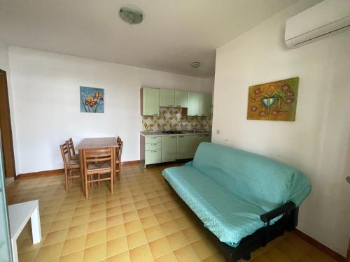 Flat with shared garden 200 metres from the sea