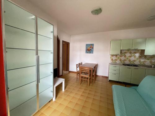 Flat with shared garden 200 mt from the sea, Розолина-Маре (фото 4)