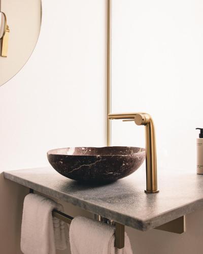 Kai 36 - Hotel zwischen Fels und Fluss - image 9