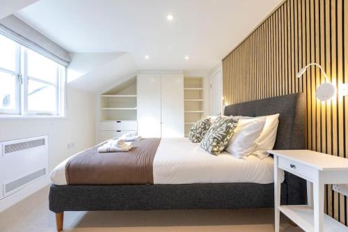 The Pearl of Notting Hill near Notting Hill