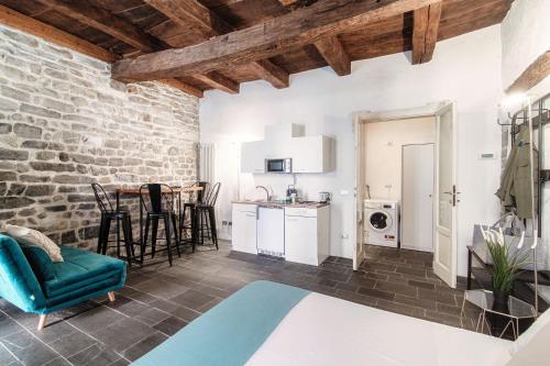 One-Bedroom Apartment image 8