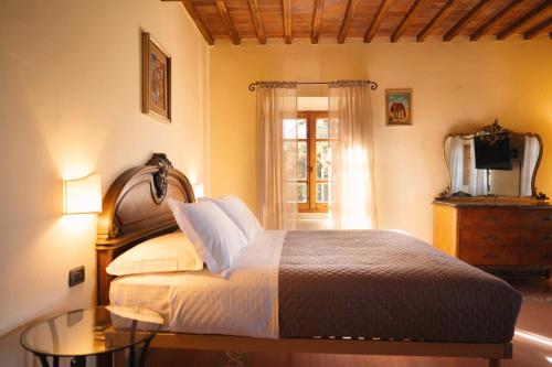 Rocca d'Orcia Suites and Villas - Tap to explore photos