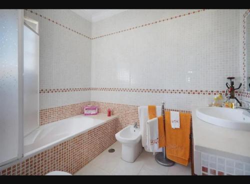 Villa with 5 bedrooms in Grandola with private pool furnished garden and WiFi 22 km from the beach - image 12