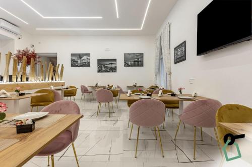 Hotiday Room Collection - Napoli Sant'Arcangelo, Neapel (Foto 11)