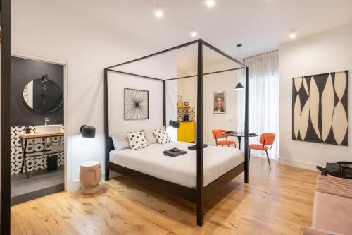 The Idyll Boutique apartment - Suite in Napoli's Spanish Quarters, Неаполь