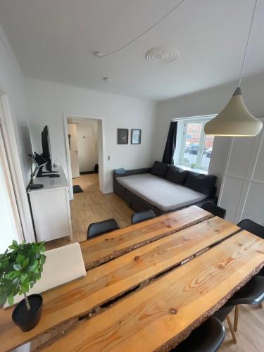  Central Apt w Parking possibility, Netflix & Near Attractions in Aarhus