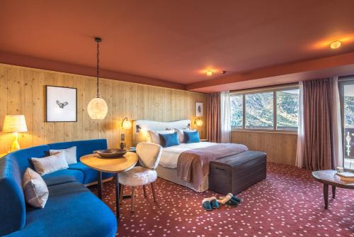 1 queen bed, 1 twin bed