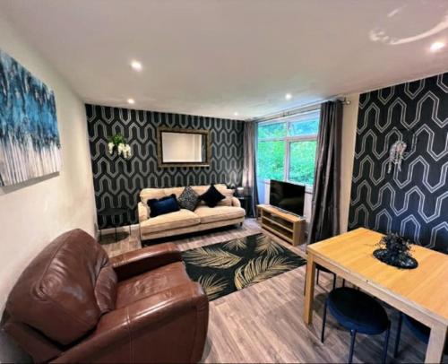 Canterbury 4 bed spacious house