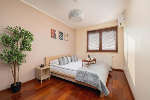 Exceptional Apartment with Balcony by Noclegi Renters, Cracovia (foto 3)