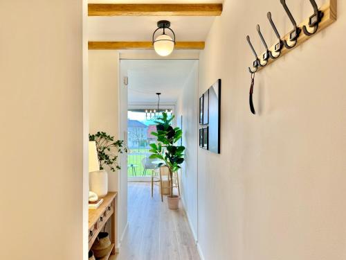 บริการและสิ่งอำนวยความสะดวก, FLAIR Apartments Vorarlberg - Küche - Balkon - Kostenloser Parkplatz (FLAIR Apartments Vorarlberg - Stilvolles Wohnen nahe Bodensee & Alpen - Kuche, Balkon & Gratis Parkp) in โวลฟุร์ท