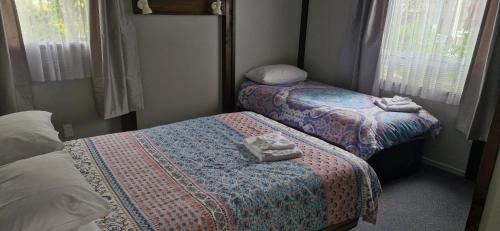 2 queen beds, 4 twin beds, 1 sofa bed