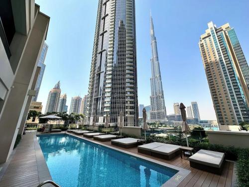 HomesGetaway -Lavish 1BR in ACT One Downtown Dubai - image 6