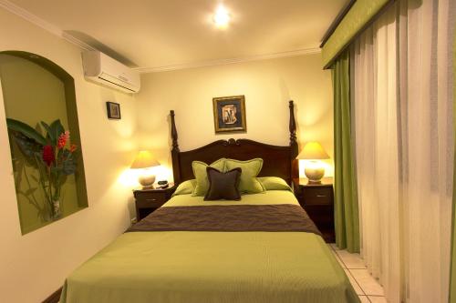 Hotel Iguana Verde