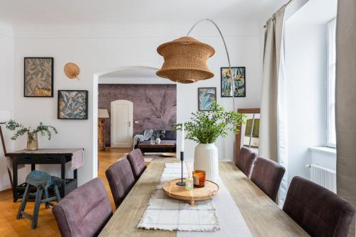 Luxury Retreat Apartments near Charles Bridge by EasyBNB Premium, Praga (foto 8)