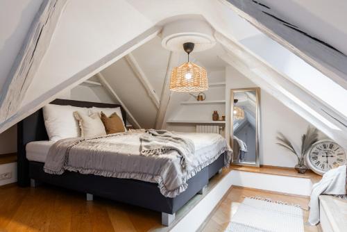 Luxury Retreat Apartments near Charles Bridge by EasyBNB Premium, Praga (foto 11)
