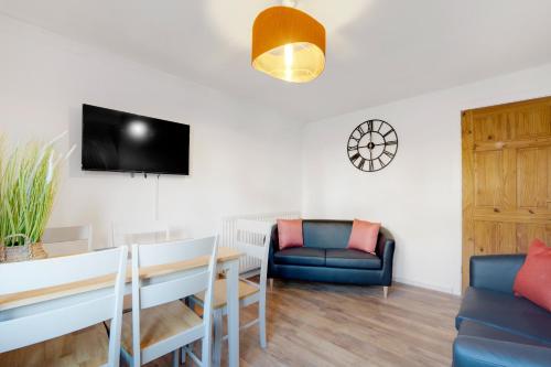 NEW! 4BR in Stafford Place NEW! 4BR in Stafford Place