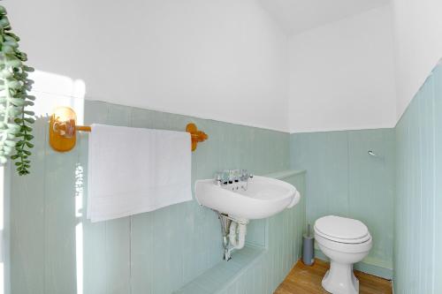 NEW! 4BR in Stafford Place NEW! 4BR in Stafford Place