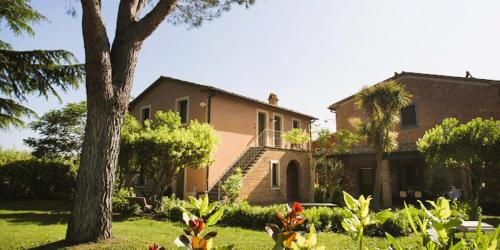 Il Casale di Donoratico, Residence with swimming-pool