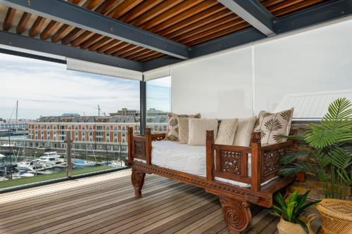 Luxury V&A Penthouse - 360 Views - Pool & Gym