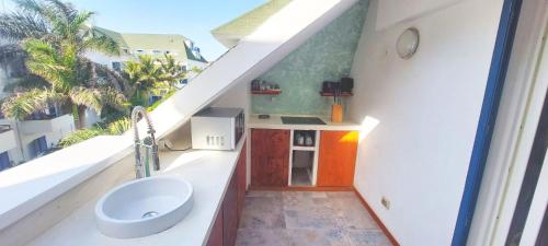 Penthouse with rooftopbar, Starlink WiFi, next to the beach!, Santa Maria (photo 3)