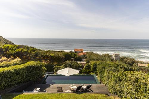 Coastal Charm Chalet by Cadenzalux in โคลาเรส