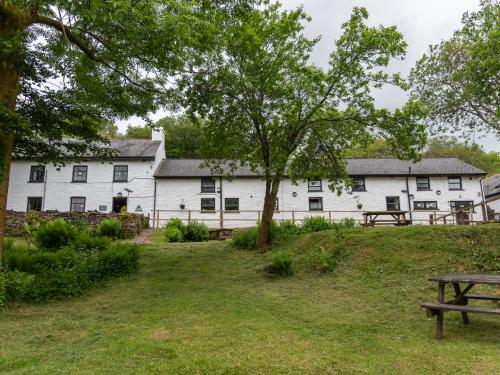 Hotelli välisilme, YHA Brecon Beacons in Libanus
