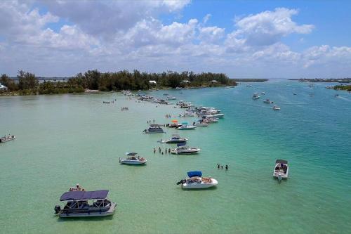 Longboat Key Beach House Beauty With Peek-a-views in Longboat Key, USA