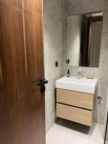 Modern minimaliste retreat in Maarif, Casablanca (fotografie 3)