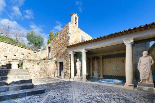 Casa Histórica con Piscina Sauna y Jacuzzi