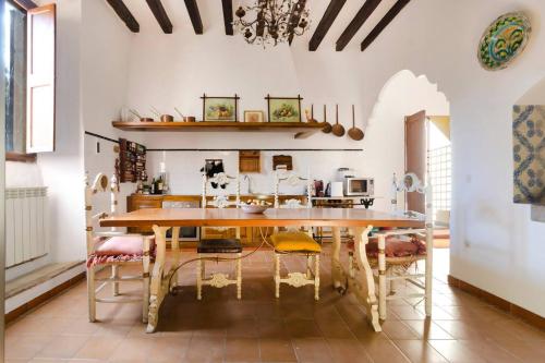 Casa Histórica con Piscina Sauna y Jacuzzi