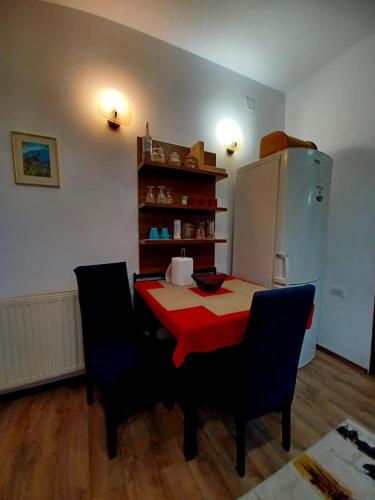 Lovely Central Apartment 3