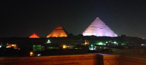 Royal Zeina Pyramids Inn