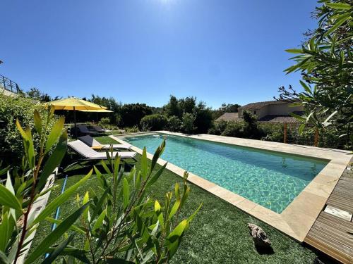 Villa de Luxe Rénovée avec Piscine, 4 Chambres, à 5 Minutes de la Plage - FR-1-726-25 - Accommodation - La Croix-Valmer