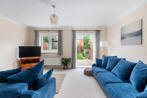 Redhill,Sleeps9,Parking,17minsLGW30 to London