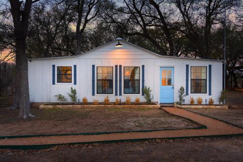 Riverview Ranch - Hot Tub Fire Pit & More in Stonewall (TX)