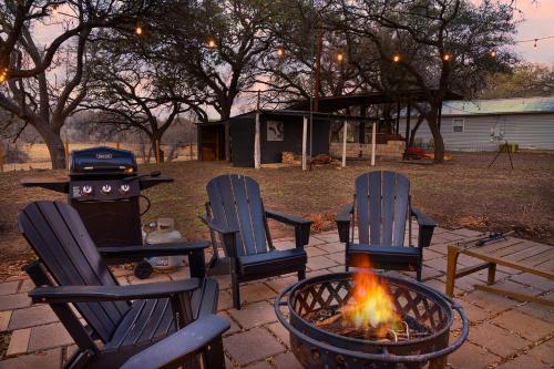 Riverview Ranch - Hot Tub Fire Pit & More in Stonewall (TX)